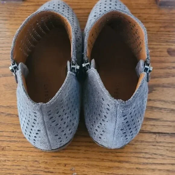 LUCKY BRAND Grey Suede Perforated Walwyn Ankle Booties 8.5 comfy - Picture 7 of 7